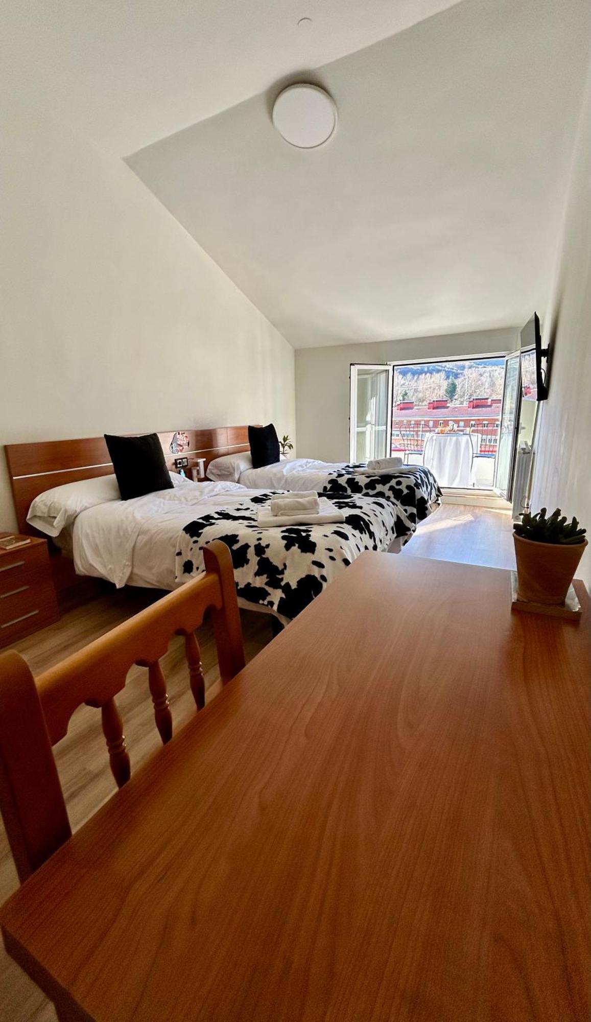 Hotel Bicis & Vacas La Pola de Gordon Zewnętrze zdjęcie