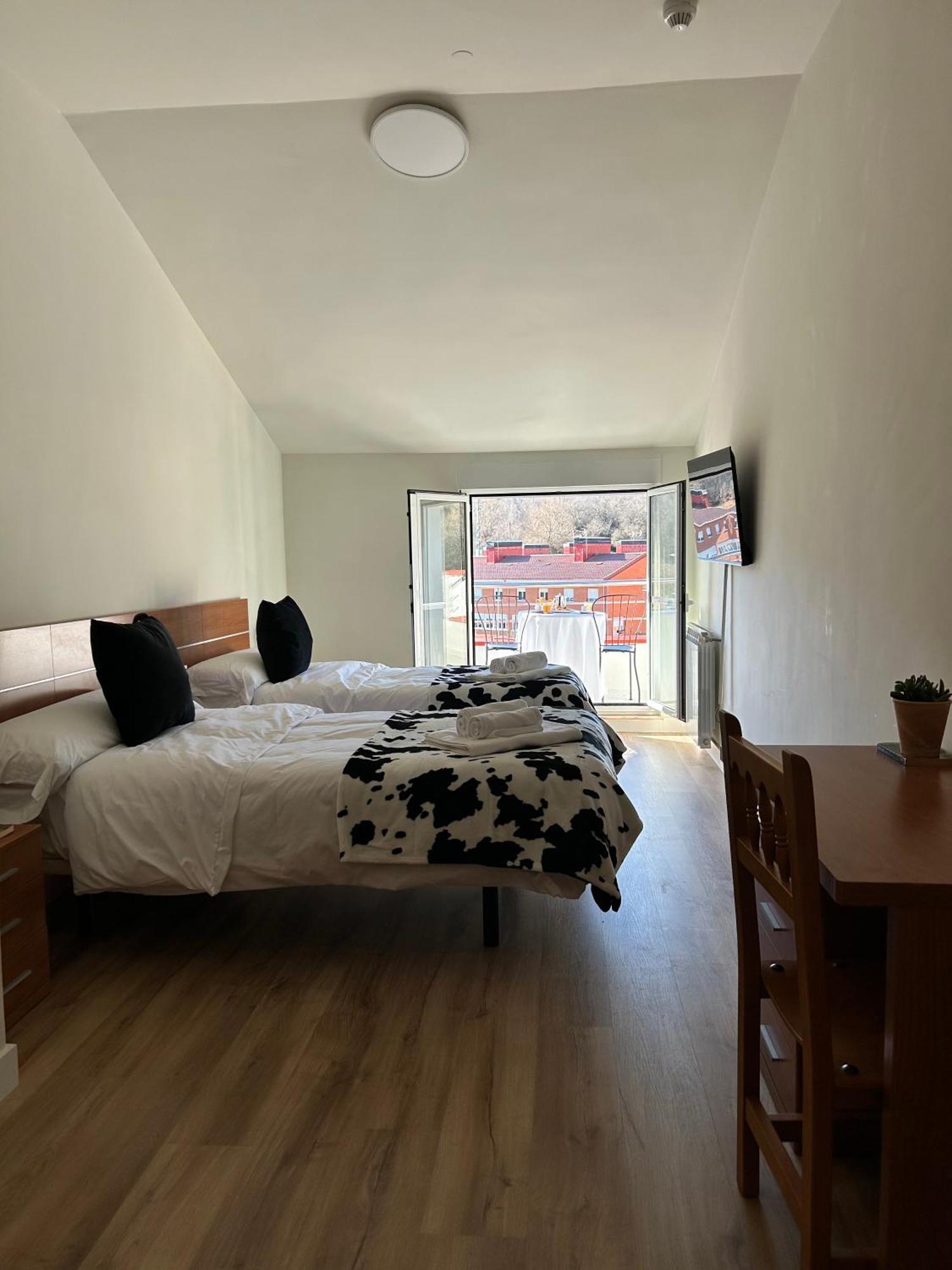 Hotel Bicis & Vacas La Pola de Gordon Zewnętrze zdjęcie
